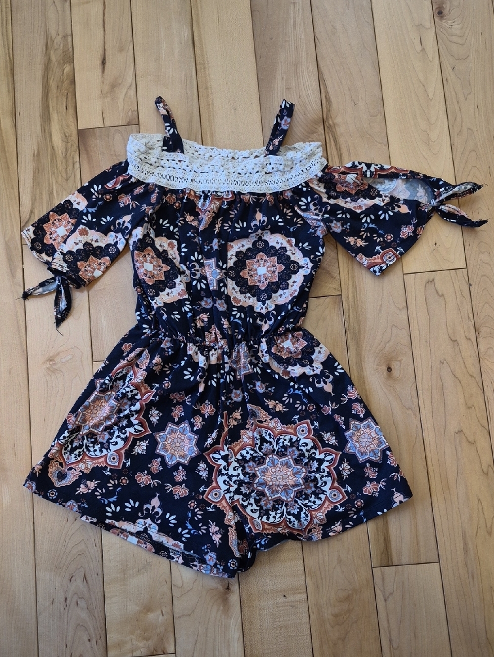 Girls Size 7/8 Heart & Arrow Black Floral Off-Shoulder Romper with Lace Trim